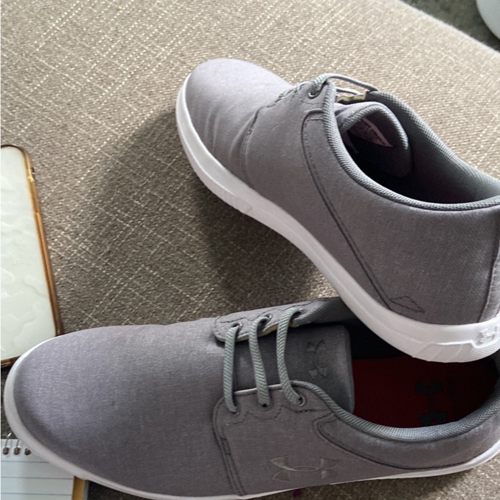 Men’s Size 8 under armour shoes